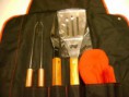 /album/nuestros-productos/dalentales-delantal-parrillero-con-4-accesorios-250-jpg1/